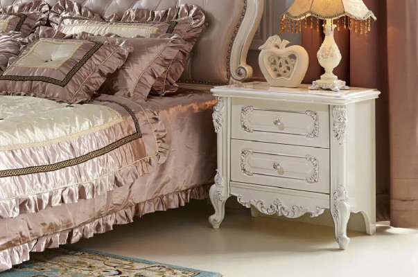 Classic s Chesterfield bedroom set from Wood with leather elements
