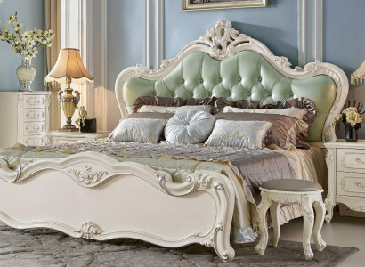Classic s Bedroom Set made of white Wood and green Leather in Baroque style