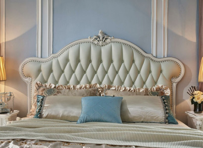 Luxury Bed Upholstered bed Chesterfield Designer Leather Bed Bedroom Solid wood