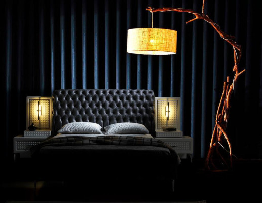 Elegant Chesterfield bedroom set in black and white