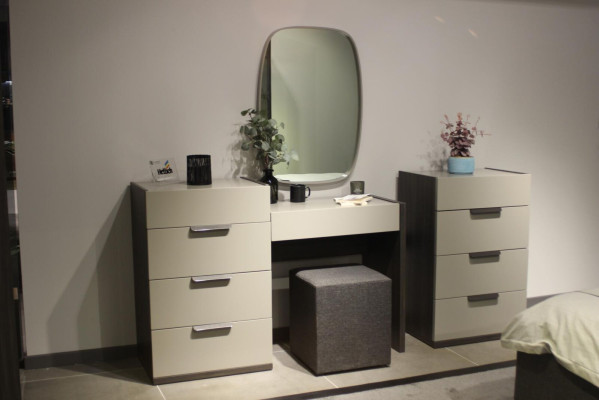 Complete Bedroom Furniture Set Bed 2x Bedside table Dressing table Mirror 8pcs new