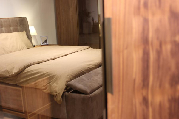 Bedroom Set Bed + 2x Bedside tables Chest of drawers Wardrobe Luxury Set new