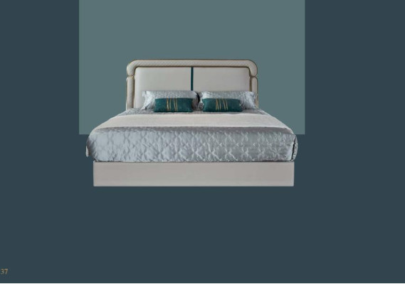 Bed 2x Bedside table Beige Bedroom Modern Design Furniture Wood Luxury