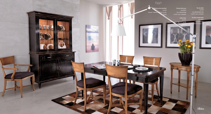 Luxury Dining room Chairs Textile Wood 1x Armchair Chair Seat Upholstery Chair Italy
