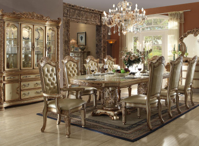 Royale Chesterfield Dining room Suite Elegant dining table with Chesterfield x8 chairs