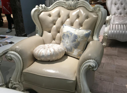 Upholstery 1 Seater Antique Style Chairs Beige Wood Baroque Throne Royal Armchair