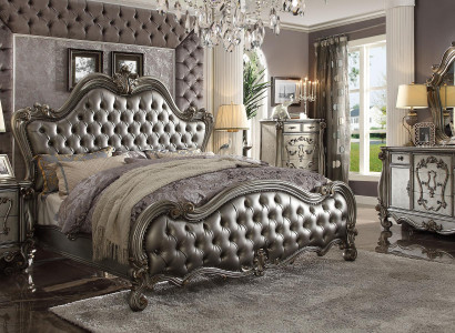 Classic Furniture Bedroom Set Bed Bedside table Chest of drawers Mirror 5pcs.