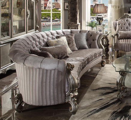 Unique r set of Chesterfield luxury furniture 4 pieces. 2x Round Sofa + 2x Armchair