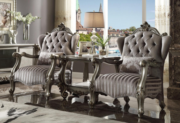 Unique r set of Chesterfield luxury furniture 4 pieces. 2x Round Sofa + 2x Armchair