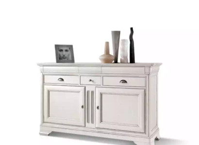 High-quality chest of drawers in classic n Italian design