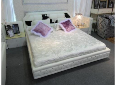 Luxury Bed Chesterfield Double bed Real Leather with Ponyskin Beds White Furniture