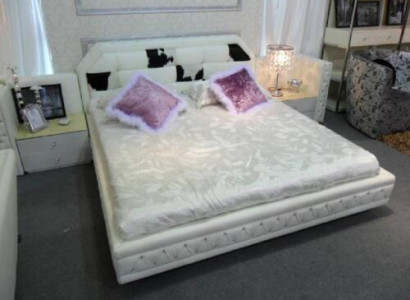 Luxury Bed Chesterfield Double bed Real Leather with Ponyskin Beds White Furniture