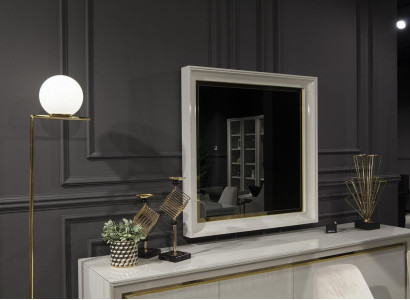 Mirror Luxurious wall mirror in a modern style with white frame