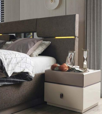 Bedroom Set Luxury Bed brown Color and 2x Bedside tables 3 Piece new