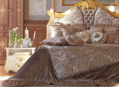 Luxurious Chesterfield style headboard for your bed
