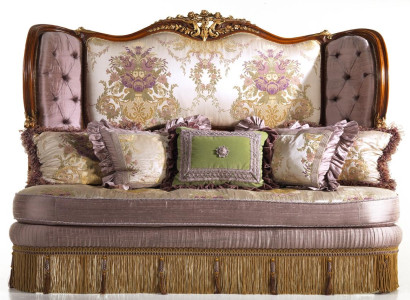 Timeless elegance stylish purple Chesterfield three-seater sofa for your home
