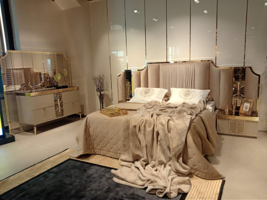 Bedroom Set Modern Luxury Bed 2x Bedside table Chest of drawers with Mirror