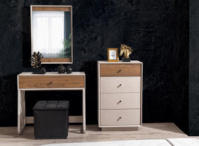 Luxurious Bedroom Suite Dressing table Chest of drawers Mirror 3-piece set