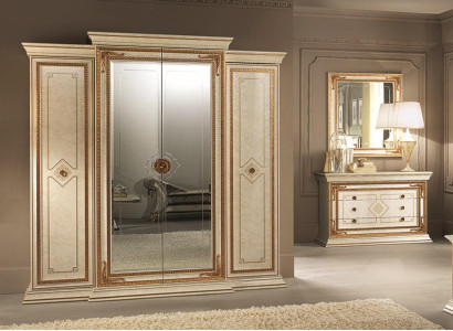 Classic r Antique Style Wardrobe Wardrobe Wood Coat rack Bedroom Baroque
