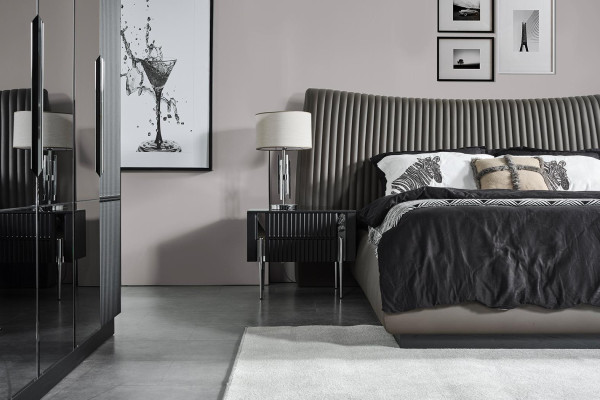 Luxurious Bedroom Double bed 2x Bedside tables Wardrobe 4pcs