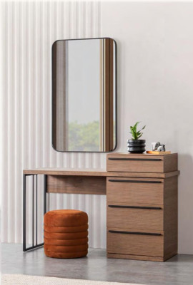 Bedroom Complete's Bed 2x Bedside tables Wardrobe Chest of drawers Mirror