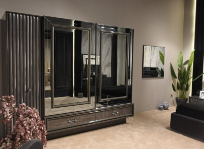 Designer Wood Wardrobe with Mirrored Doors and Drawers Bedroom