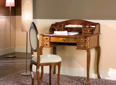 Classic r Desk with brown wooden chair in a study room