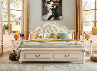 Chesterfield double bed & 2 side tables on turned legs