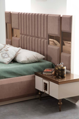 Luxury Bed Bedroom Italian Furniture Novel Material Wood Brown