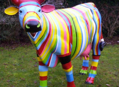 Designer Abstract Modern Figure Statues Cow Plastic Decorative Garden Sculptures