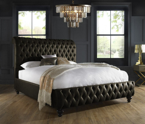 Large Chesterfield Luxury Designer Double bed Bedroom Beds