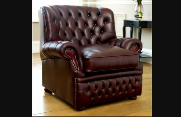 Brown Chesterfield 3-seater antique style designer living room couch