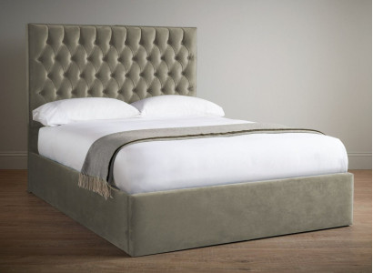 Tauper Chesterfield Double bed Designer Bedroom Beds
