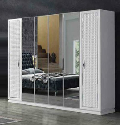 Bedroom Bed Bedside table Chest of drawers Mirror Wardrobe Chesterfield 5pcs.