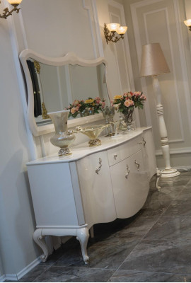 Dining room set 9 pieces. Suite Table 4x Chair Chest of drawers Mirror Display case Stool