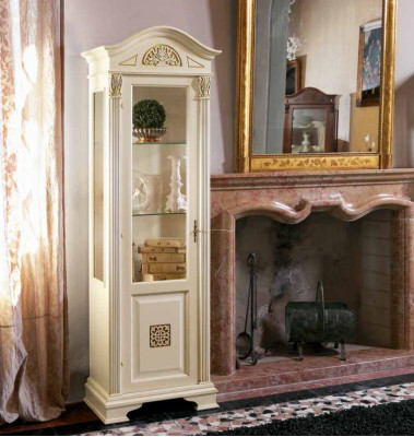 Elegant baroque glass display cabinet with filigree decorations