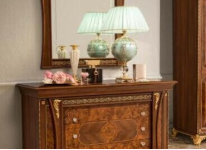 Chests of drawers set Italian furniture 2 pieces. Solid wood chest of drawers with mirror sideboard