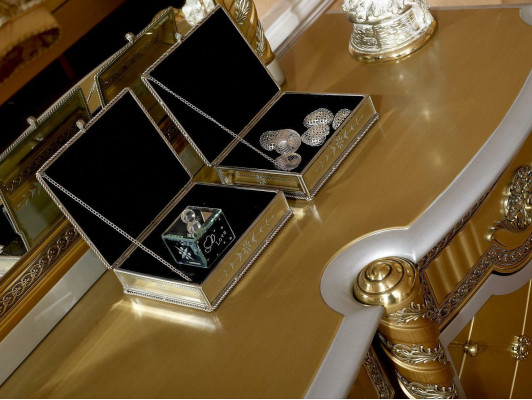 Bedroom Chests of drawers Table Cosmetics Table Mirror Classic Chest of drawers Baroque