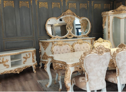 Magnificent Dining room furniture -Complete set with plenty of decorative elements